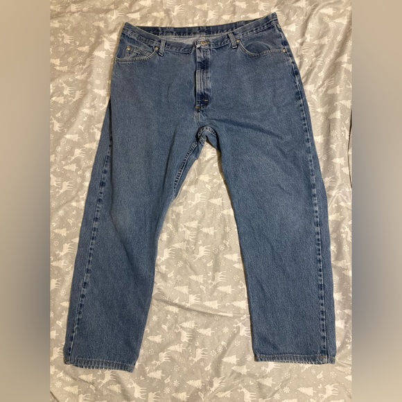 Wrangler Other - Mens wrangler light wash jeans 42 x 32